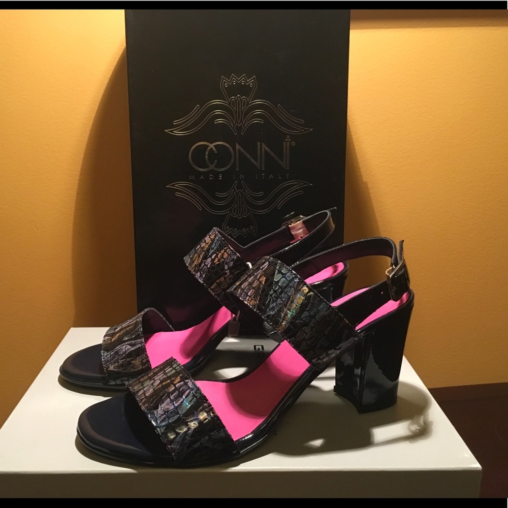 Italian brand new Sandals.